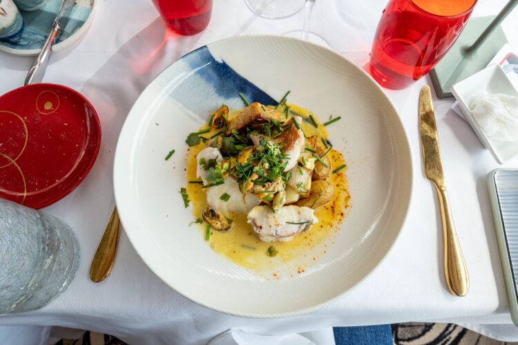Le Jules Verne Review