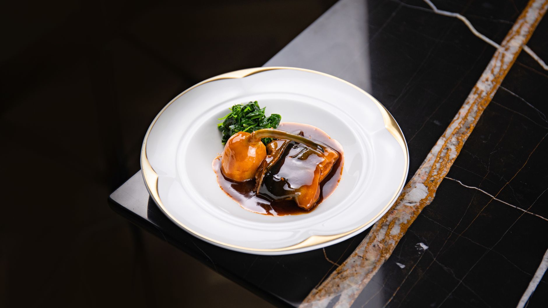 Kod & Vin signature dish plated