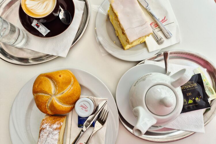 Café Central Review
