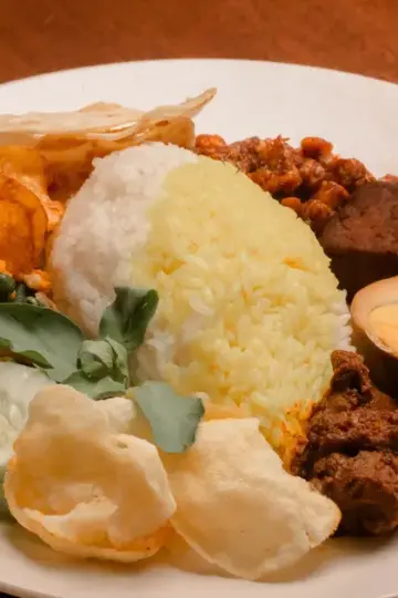 Nasi Uduk Betawi - Kuliner Nusantara