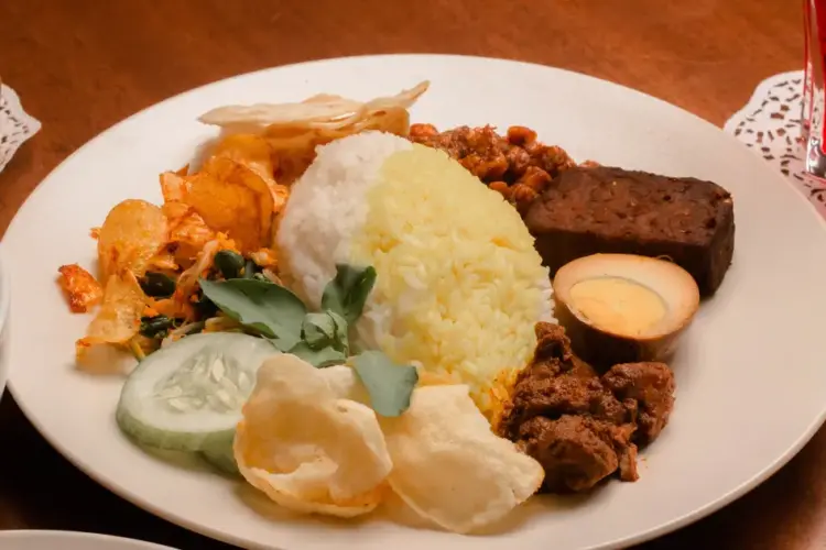 Nasi Uduk Betawi - Kuliner Nusantara