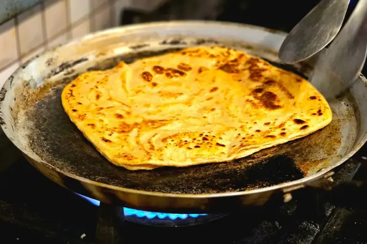 Roti Canai - Kuliner Asia